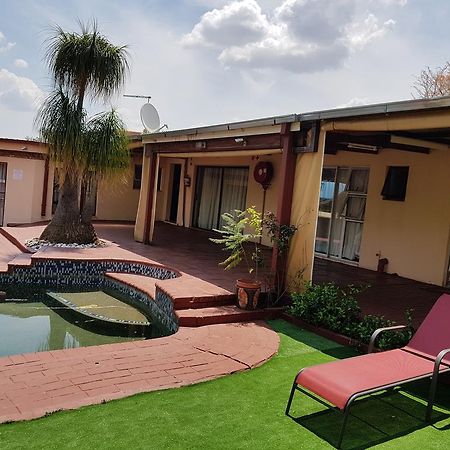 Ethen Guesthouse Polokwane Extérieur photo