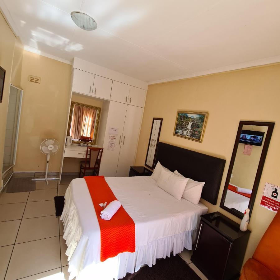 Ethen Guesthouse Polokwane Extérieur photo