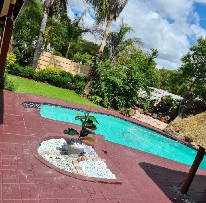 Ethen Guesthouse Polokwane Extérieur photo