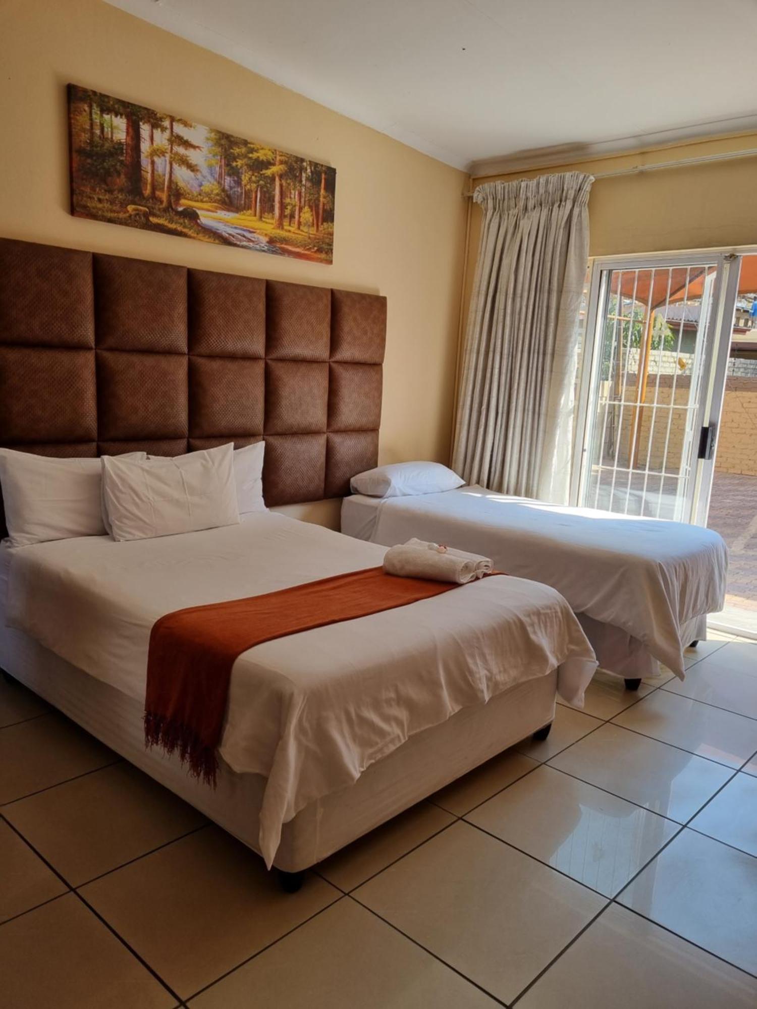 Ethen Guesthouse Polokwane Extérieur photo