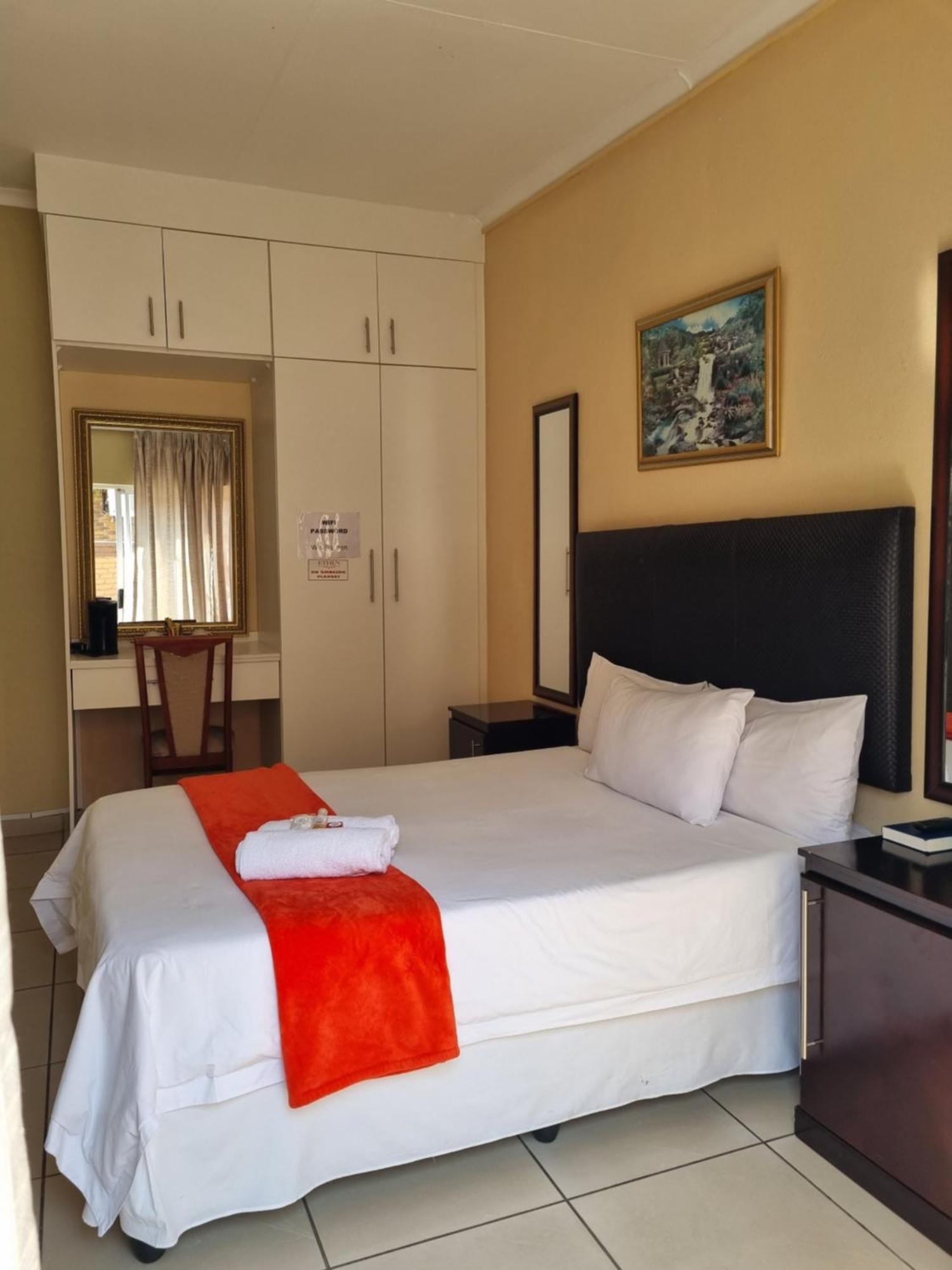 Ethen Guesthouse Polokwane Extérieur photo