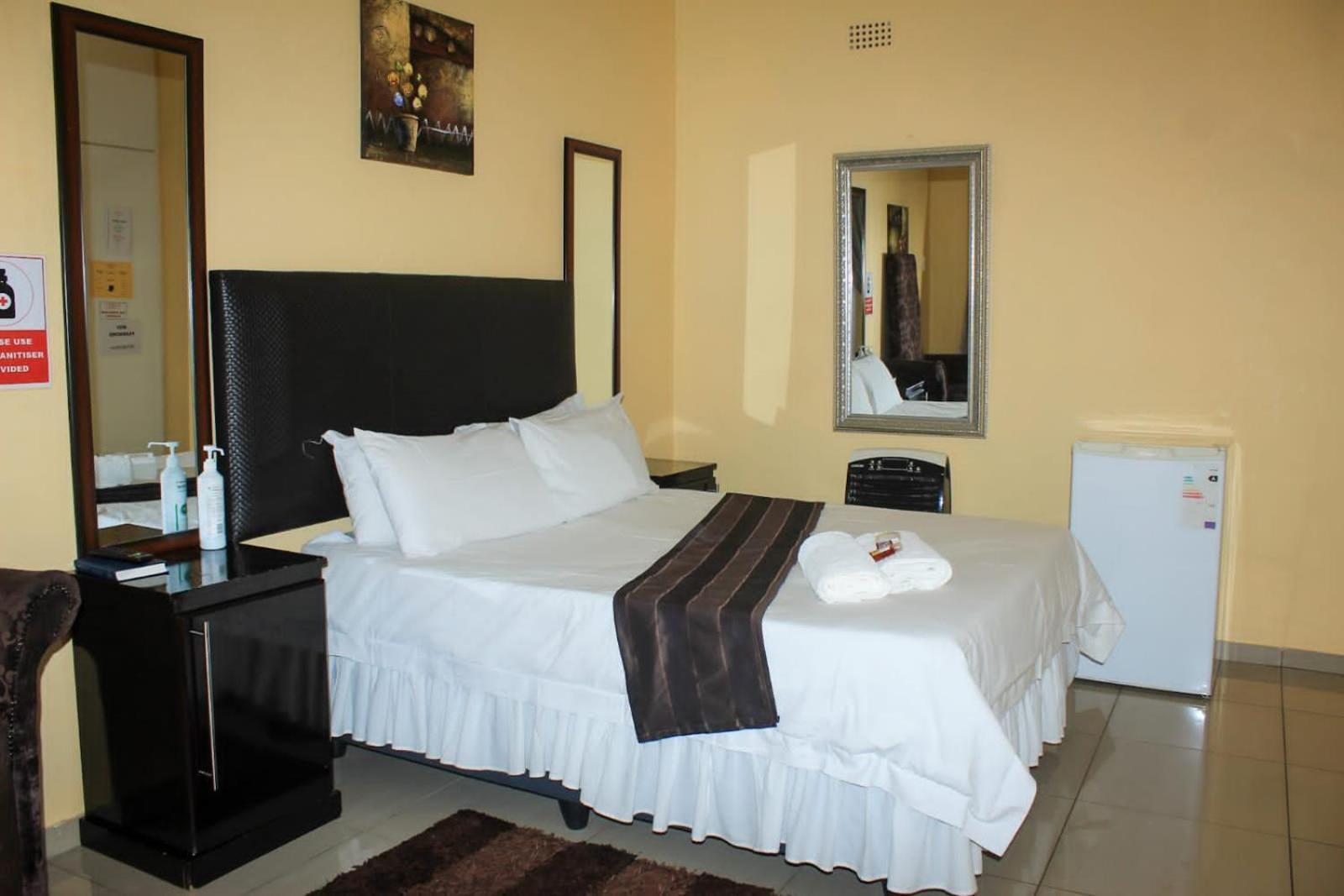 Ethen Guesthouse Polokwane Extérieur photo