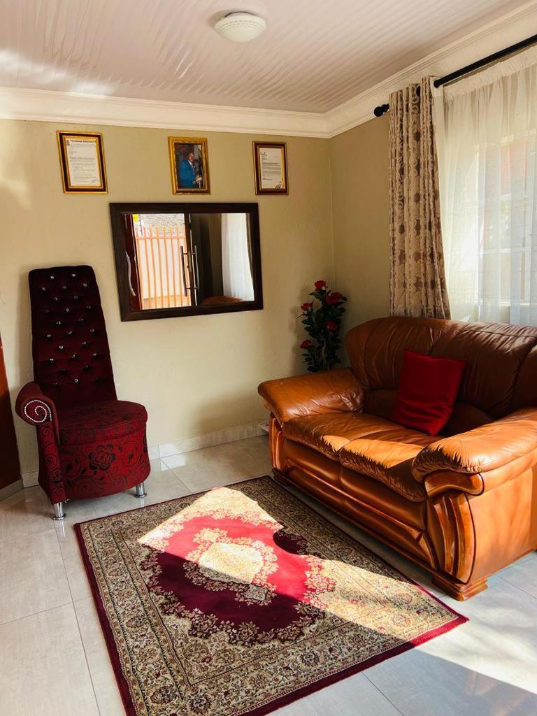 Ethen Guesthouse Polokwane Extérieur photo