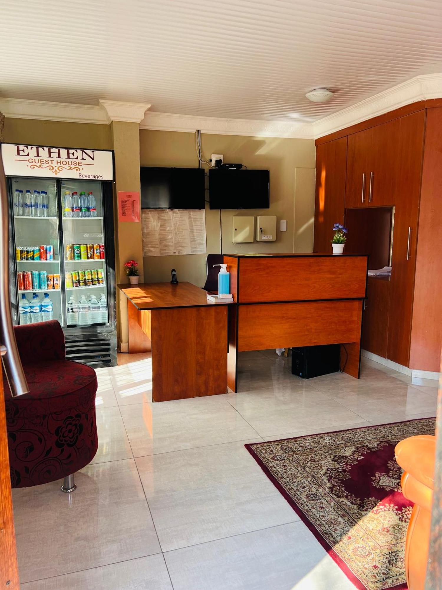 Ethen Guesthouse Polokwane Extérieur photo