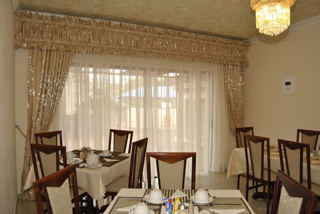 Ethen Guesthouse Polokwane Extérieur photo