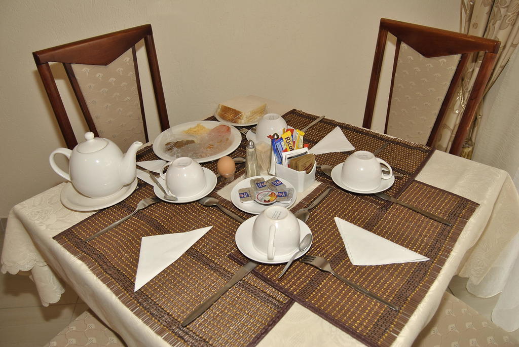 Ethen Guesthouse Polokwane Extérieur photo
