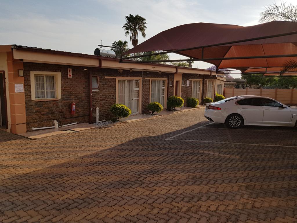 Ethen Guesthouse Polokwane Extérieur photo