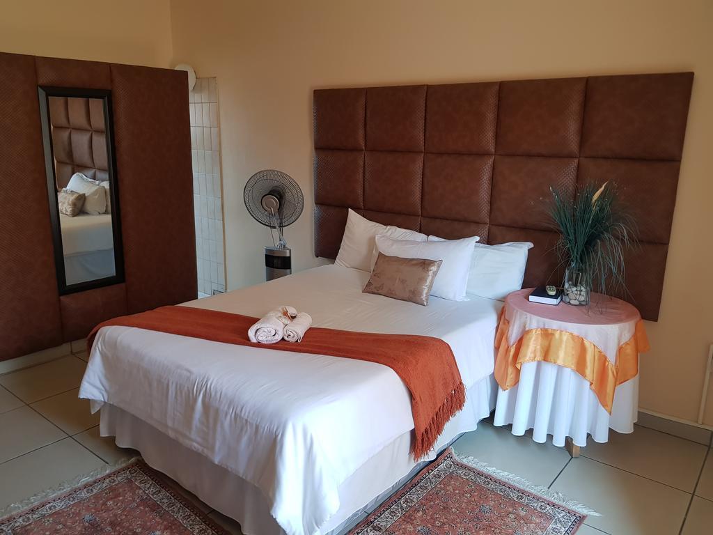 Ethen Guesthouse Polokwane Extérieur photo