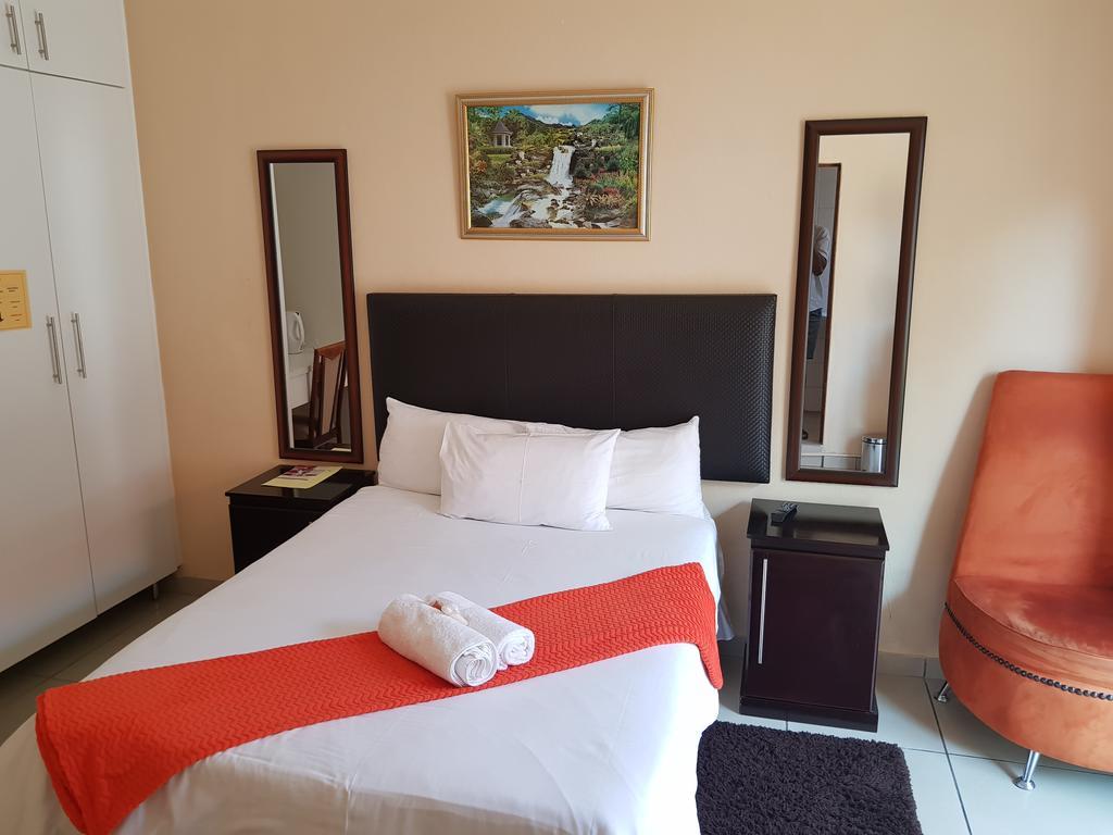 Ethen Guesthouse Polokwane Extérieur photo